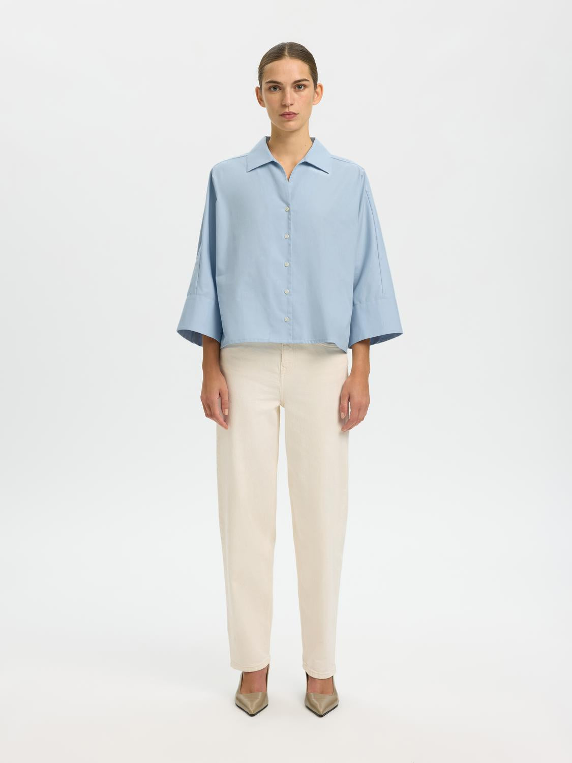 model_shot-front_full